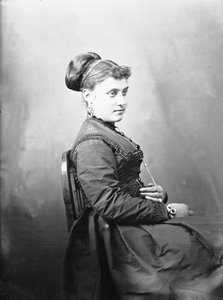 Noble Roman poserer i et studiobilde